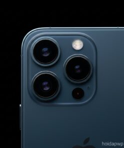 - Chụp cận cảnh cụm camera của iPhone 12 Pro trên nền đen tuyền, làm nổi bật các chi tiết và khả năng chụp ảnh của nó.